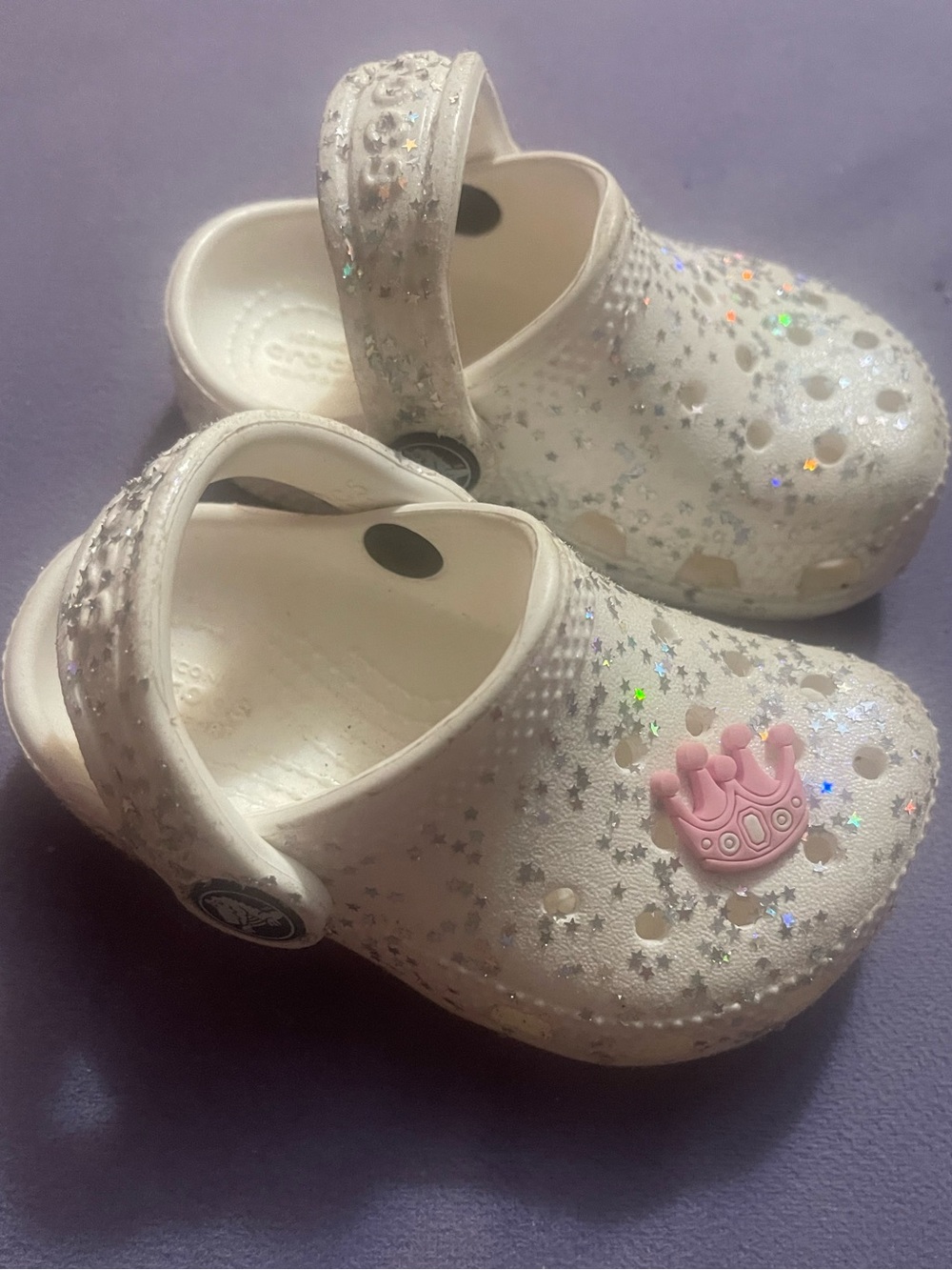 CROCS White Glitter Kids Clogs with Pink Crown Charm